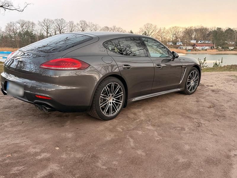 Gebraucht Porsche Panamera 300 PS (220 kW) 2014 Grau Kleinwagen