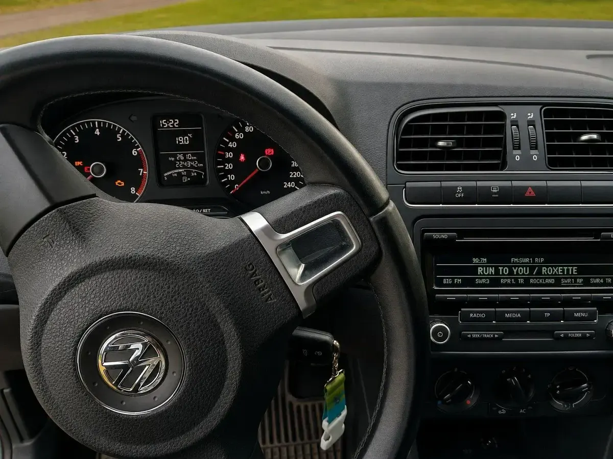 Używany VW Polo 90 KM (66 kW) 2012 Szary Hatchback