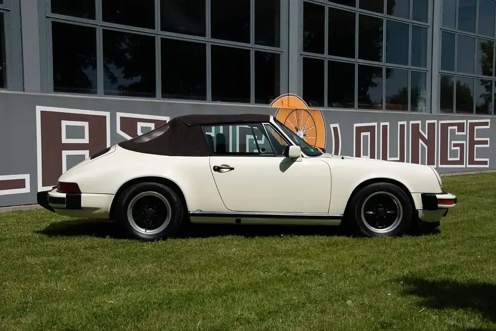 Gebraucht Porsche 911 Carrera Cabriolet 207 PS (152 kW) 1984 Weiß Cabrio