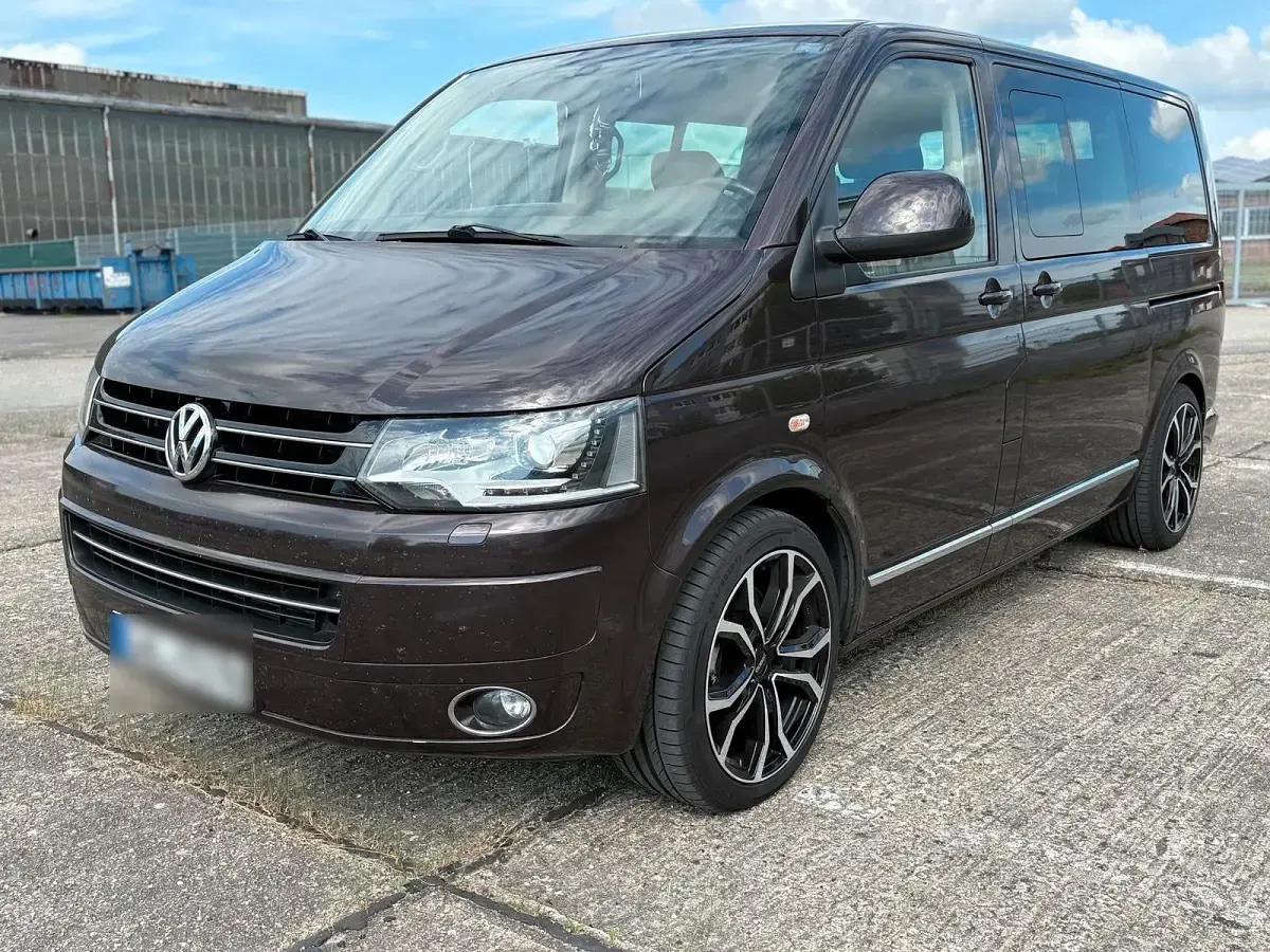 Gebraucht VW Multivan Highline 180 PS (132 kW) 2012 Braun Van / Kleinbus