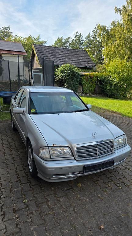 Silber Gebraucht 1998 Mercedes C200 Classic Limousine | 1.500 € (Superpreis) - Bild 1/4