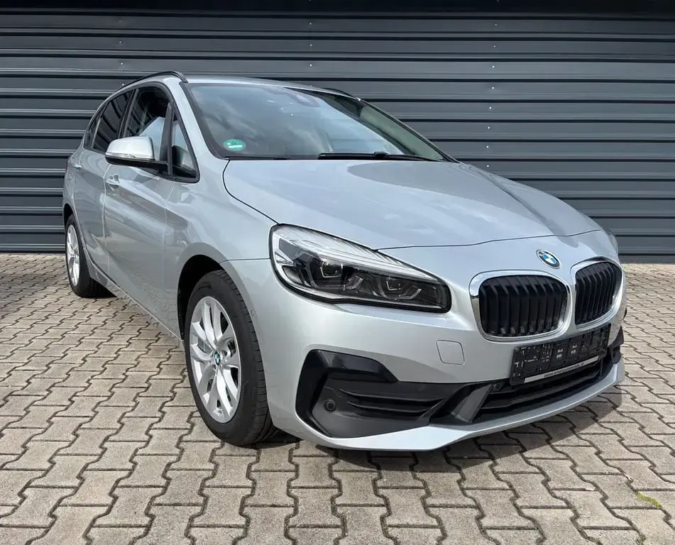 Gebraucht BMW 218 Active Tourer Performance 150 PS (110 kW) 2020 Silber Van / Kleinbus
