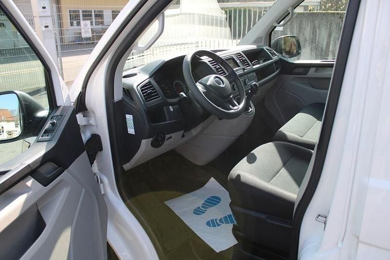 Second-hand VW Transporter 150 CP (110 kW) 2018 Alb Van