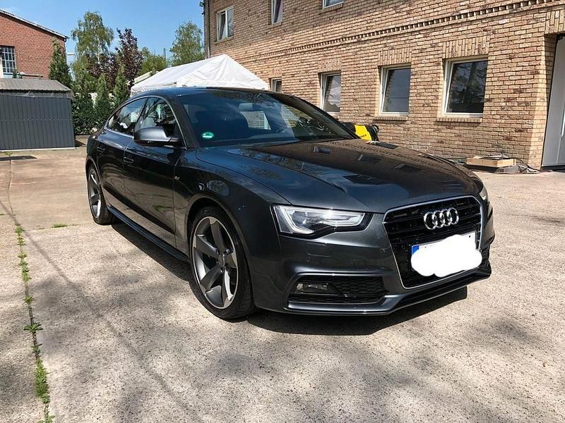 Grau Gebraucht 2014 Audi A5 Sportback Sport Kleinwagen | 16.500 € (Fairer Preis) - Bild 1/4