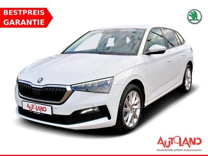 Weiß Gebraucht 2019 Skoda Scala Style Kleinwagen | 18.990 € (Etwas zu teuer) - Bild 1/4