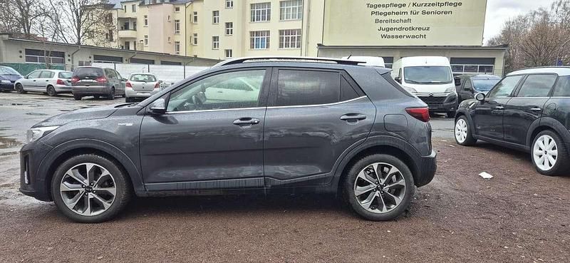 Gebraucht Kia Stonic Platinum Edition 120 PS (88 kW) 2018 (abt) graphite met. SUV