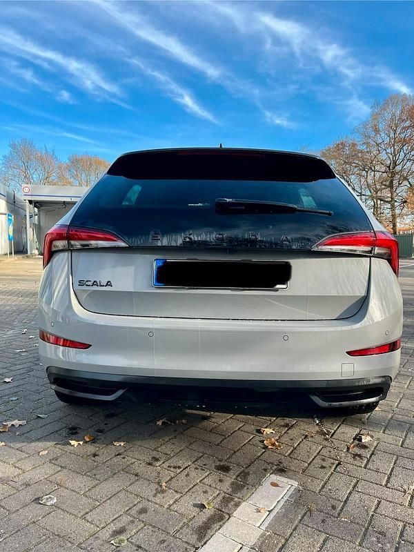 Gebraucht Skoda Scala 150 PS (110 kW) 2020 Grau Kleinwagen