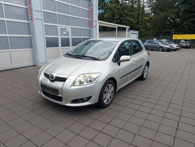 Silber Gebraucht 2008 Toyota Auris Limousine | 4.450 € (Teuer) - Bild 1/4