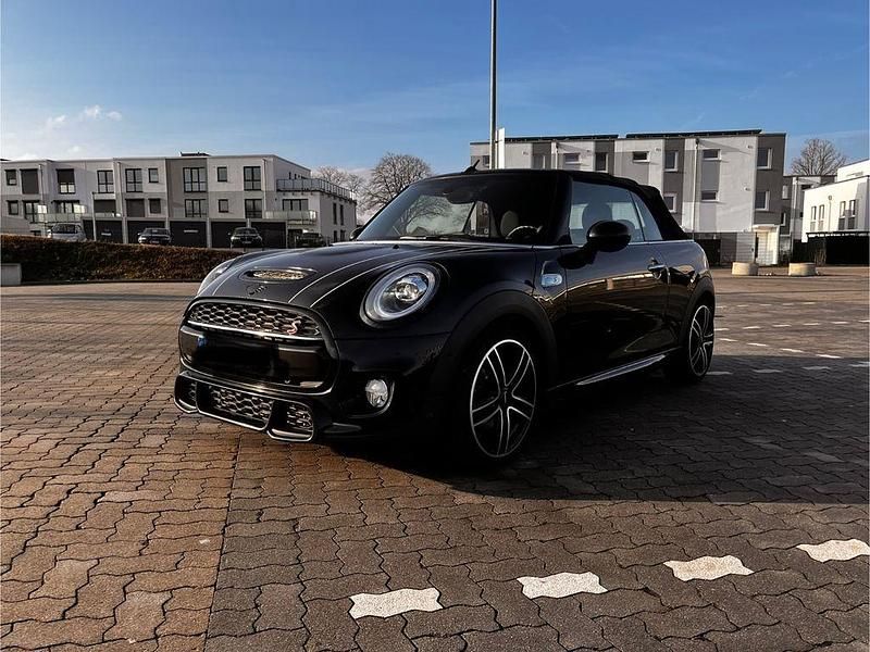 Schwarz Gebraucht 2019 Mini Cooper SD Kleinwagen | 21.680 € (Teuer) - Bild 1/4