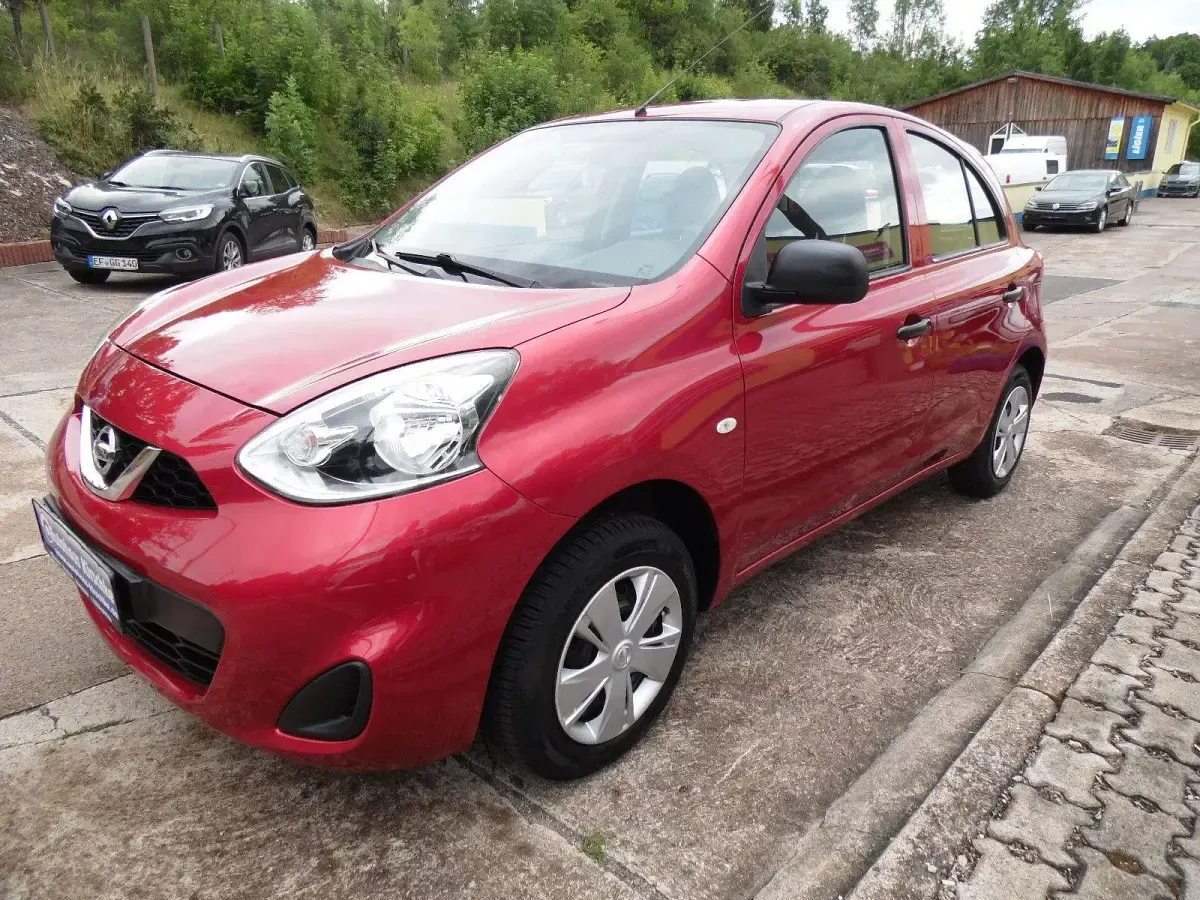 Gebraucht Nissan Micra Visia 80 PS (58 kW) 2017 Intense red (m) (metallic) Kleinwagen