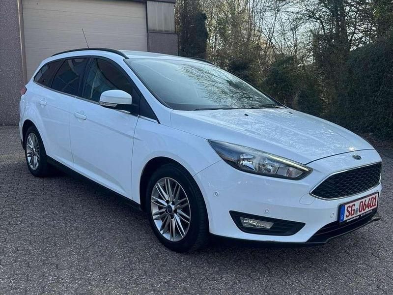 Gebraucht Ford Focus 125 PS (91 kW) 2018 Frostweiß Kombi