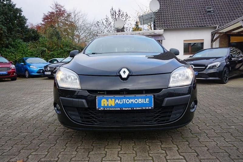 Gebraucht Renault Mégane 101 PS (74 kW) 2011 Schwarz Limousine