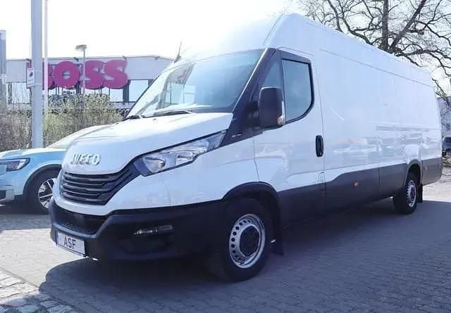 Weiß Gebraucht 2023 Iveco Daily Kleinwagen | 32.990 € (Superpreis) - Bild 1/3