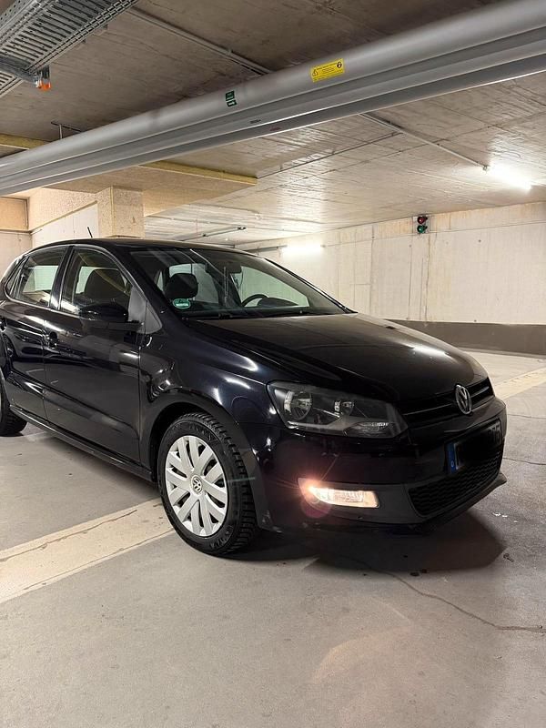 Schwarz Gebraucht 2010 VW Polo Comfortline Limousine | 2.999 € (Guter Preis) - Bild 1/4
