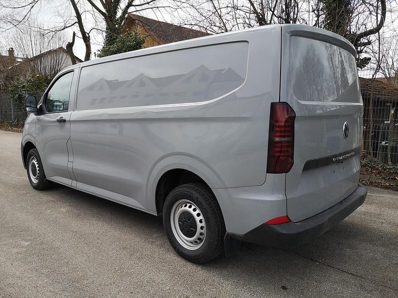 Neu VW Transporter 100 kW (136 PS) 2026 Stone grey Van