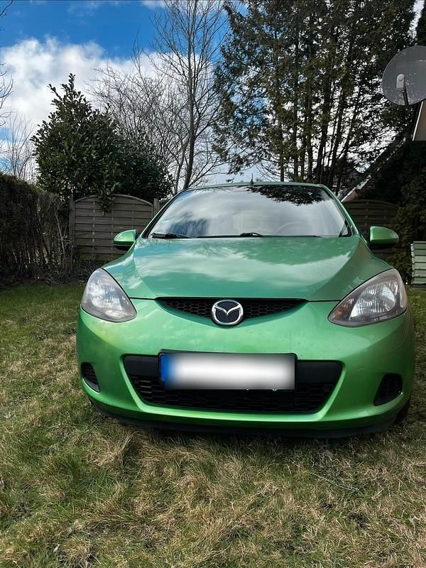 Second-hand Mazda 2 75 CP (55 kW) 2009 Verde Hatchback