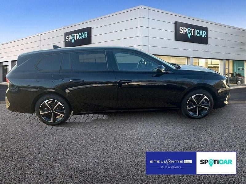 Gebraucht Opel Astra 131 PS (96 kW) 2025 Schwarz Limousine