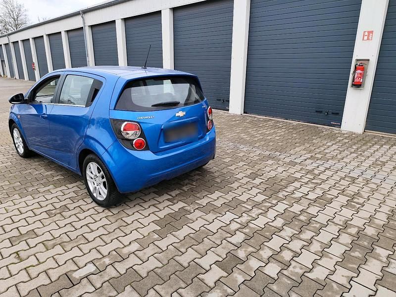 Gebraucht Chevrolet Aveo 116 PS (85 kW) 2012 Blau Kleinwagen