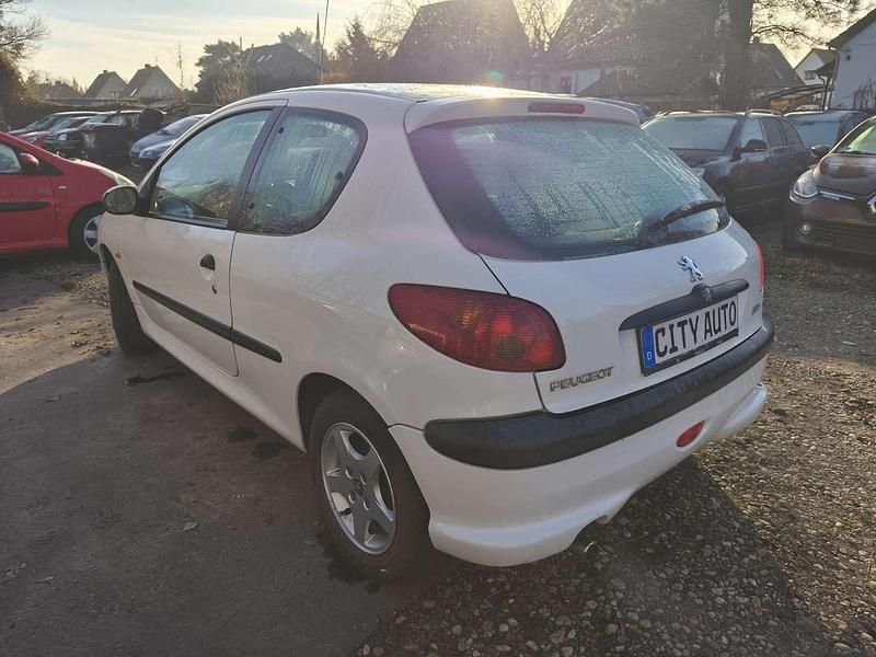 Gebraucht Peugeot 206 Filou 75 PS (55 kW) 2008 Lack weiss banquise Kleinwagen
