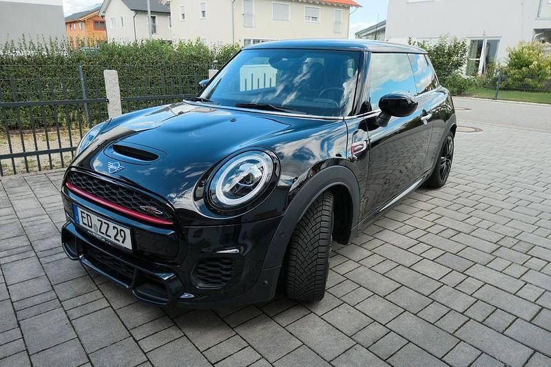 Schwarz Gebraucht 2021 Mini John Cooper Works Kleinwagen | 26.300 € (Superpreis) - Bild 1/4