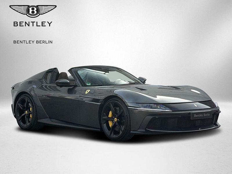 Gebraucht Ferrari 12 Cilindri 825 PS (606 kW) 2025 Grau Cabrio