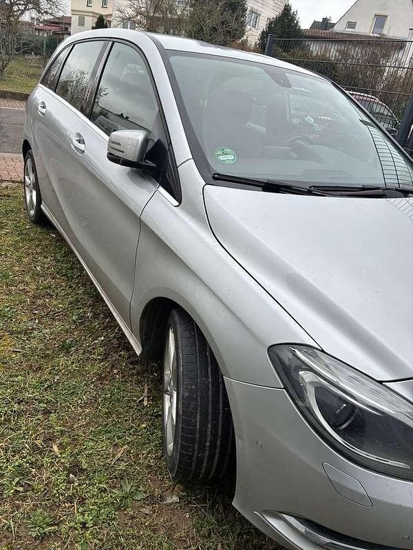 Gebraucht Mercedes B200 136 PS (100 kW) 2013 Grau Van / Kleinbus