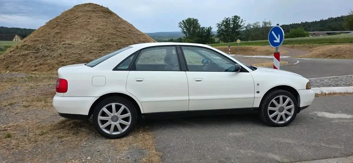 Gebraucht Audi A4 90 PS (66 kW) 1997 Weiß Limousine