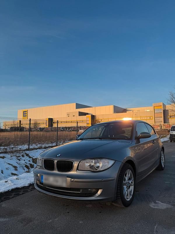 Gebraucht BMW 116 122 PS (89 kW) 2009 Grau Kleinwagen