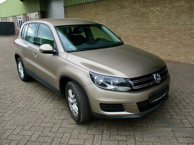 Gebraucht VW Tiguan Trendline 122 PS (89 kW) 2015 Beige SUV