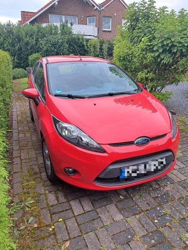 Rot Gebraucht 2009 Ford Fiesta Kleinwagen | 3.400 € (Guter Preis) - Bild 1/4