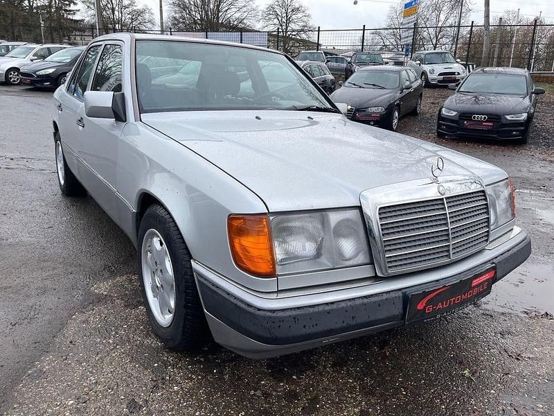 Second-hand Mercedes E250 90 CP (66 kW) 1992 Gri Berlinǎ