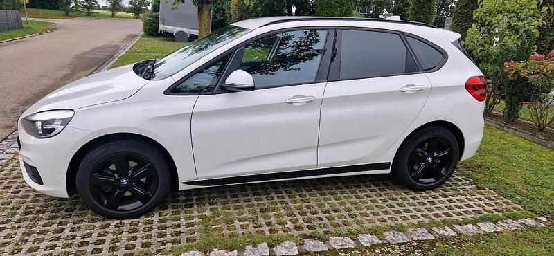 Gebraucht BMW 216 Advantage 116 PS (85 kW) 2016 Weiß Kombi
