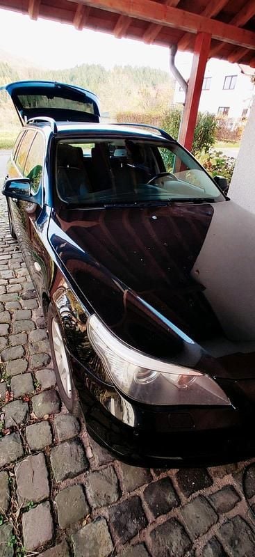 Schwarz Gebraucht 2010 BMW 520 Kombi | 3.950 € (Guter Preis) - Bild 1/4