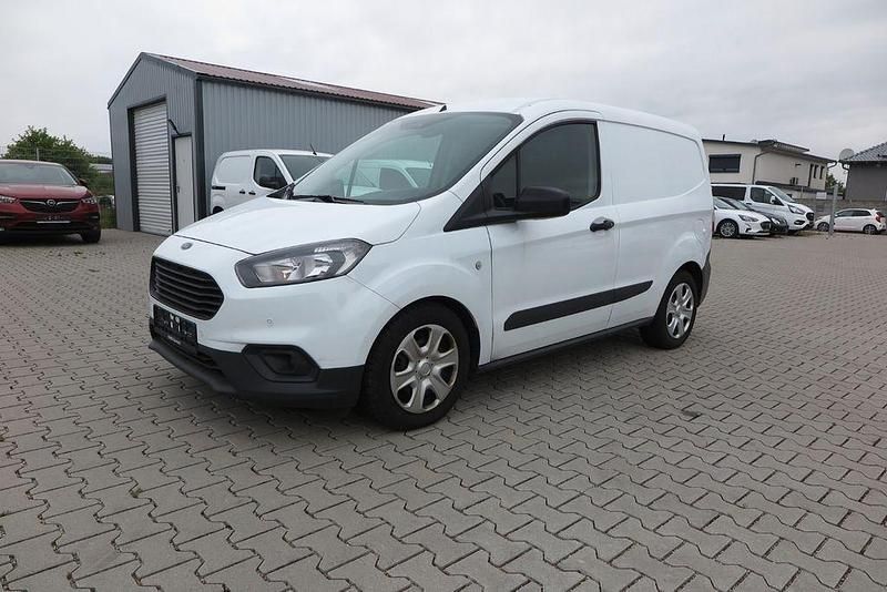 Weiß Gebraucht 2022 Ford Tourneo Courier Van / Kleinbus | 10.900 € (Superpreis) - Bild 1/4