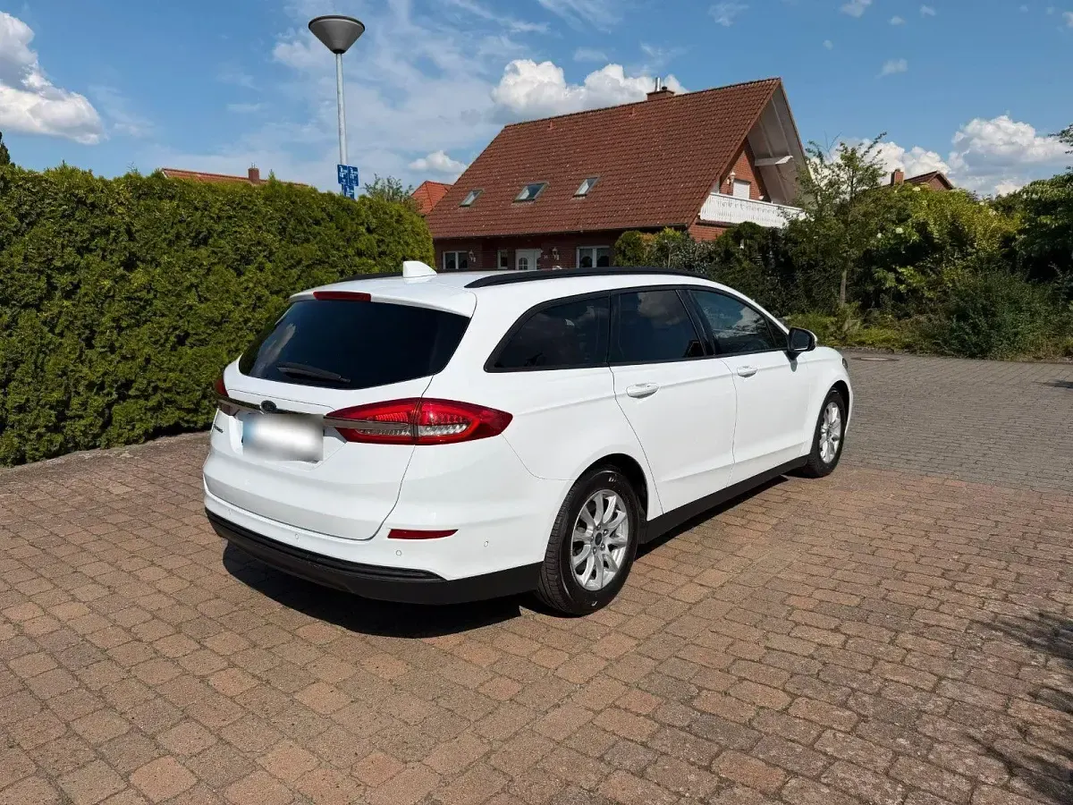 Gebraucht Ford Mondeo Titanium 150 PS (110 kW) 2021 Weiß Kombi