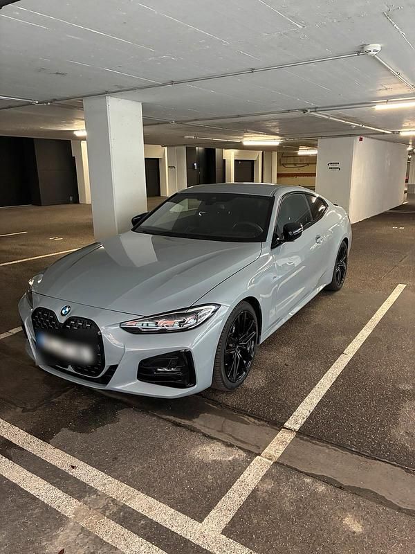 Grau Gebraucht 2024 BMW 420 M Sport Coupé | 41.999 € (Guter Preis) - Bild 1/4