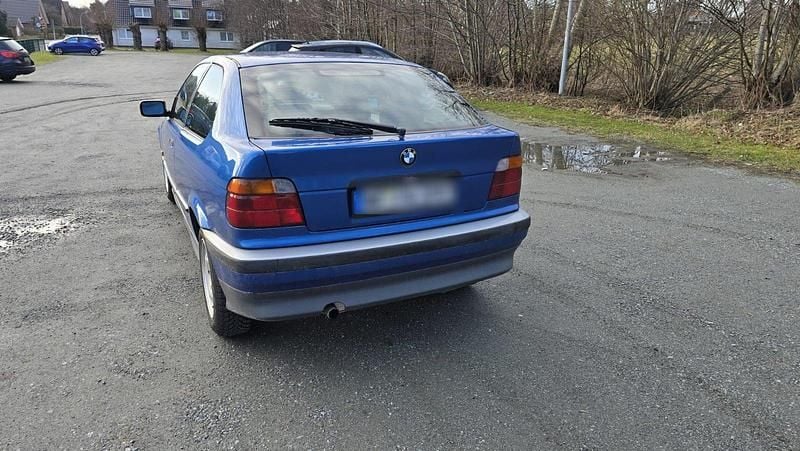 Gebraucht BMW 316 102 PS (75 kW) 1996 Blau Coupé
