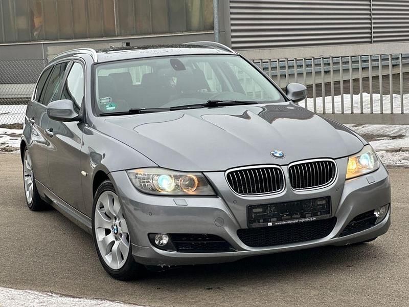 Gebraucht BMW 330 Comfort Edition 245 PS (180 kW) 2012 Grau Kombi