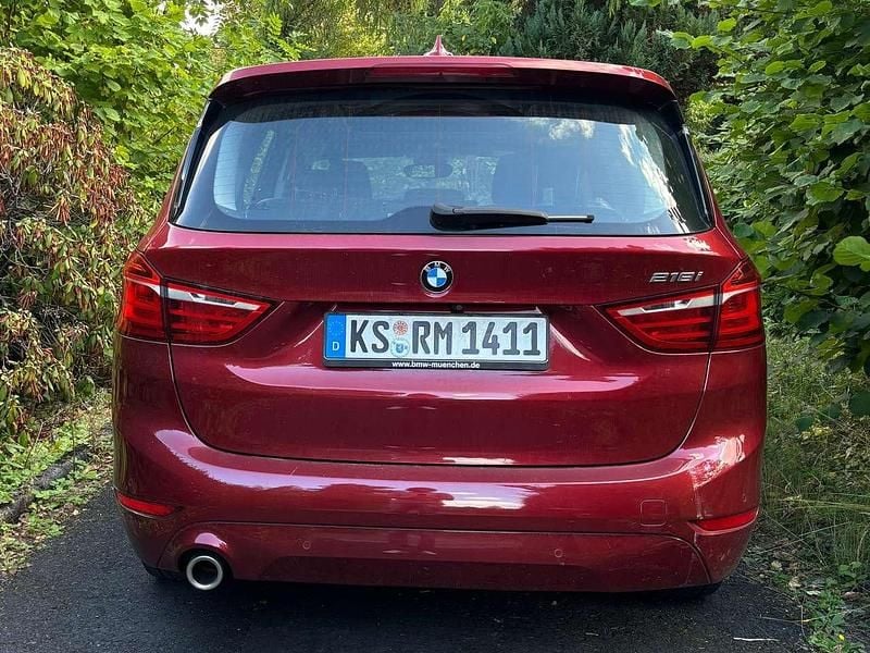 Rot Gebraucht 2018 BMW 218 Gran Tourer Advantage Van / Kleinbus | 12.500 € (Superpreis) - Bild 1/4