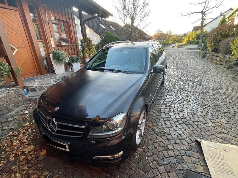 Grau Gebraucht 2011 Mercedes C220 Avantgarde Kombi | 6.400 € (Superpreis) - Bild 1/4