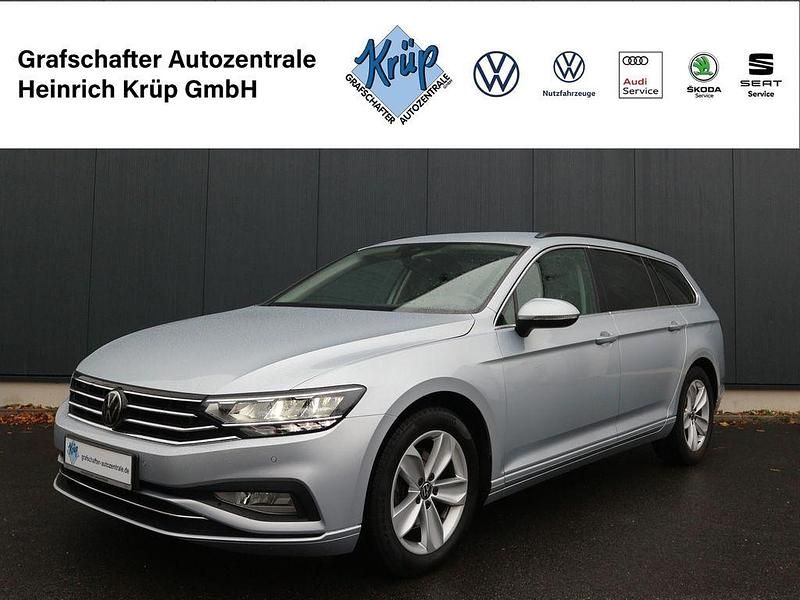 Gelb Gebraucht 2022 VW Passat Business Kombi | 21.490 € (Guter Preis) - Bild 1/3