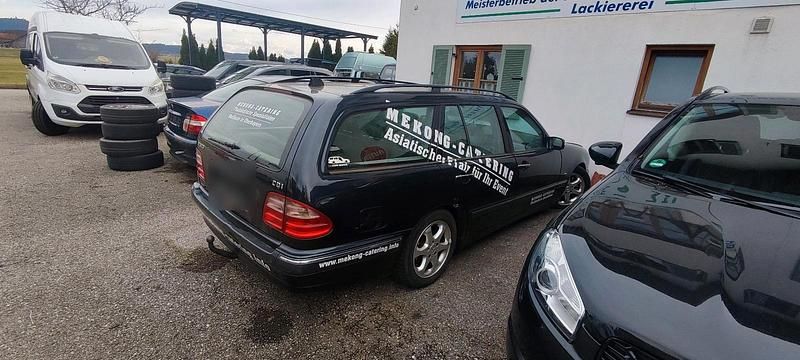 Gebraucht Mercedes E320 198 PS (145 kW) 2000 Blau Kombi