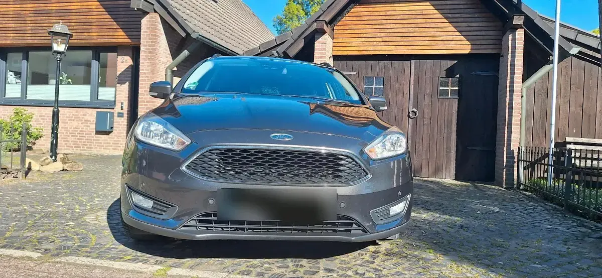 Gebraucht Ford Focus 125 PS (91 kW) 2016 Grau Kombi