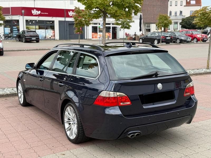 Blau Gebraucht 2005 BMW 530 Kombi | 4.200 € (Superpreis) - Bild 1/4