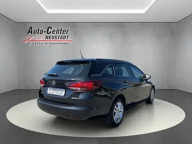 Gebraucht Opel Astra Selection 163 PS (119 kW) 2016 Andere Kombi