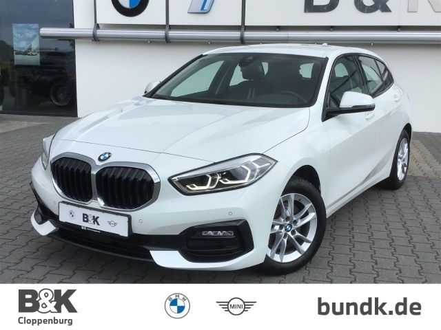 Weiß alpinweiss 3 Gebraucht 2021 BMW 118 Sport Line Kleinwagen | 28.950 € - Bild 1/4