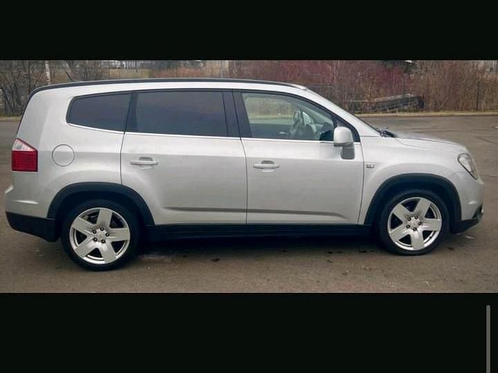 Gebraucht Chevrolet Orlando 163 PS (119 kW) 2013 Silber Van / Kleinbus