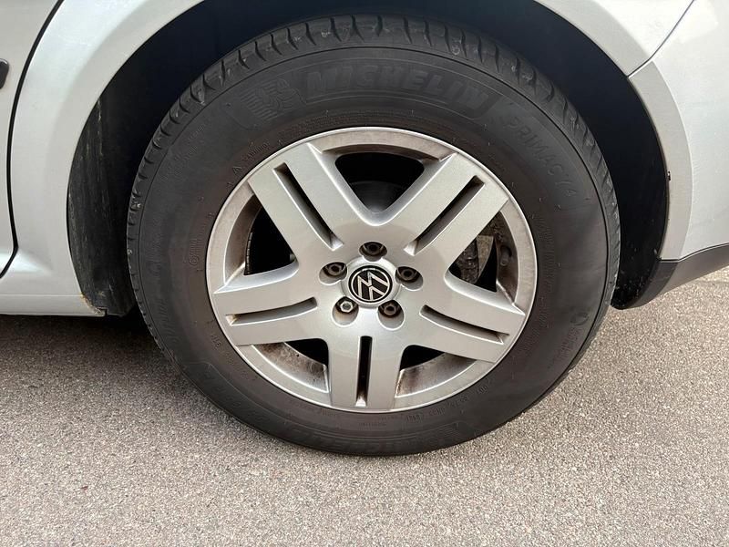 Gebraucht VW Golf IV 105 PS (77 kW) 2002 Grau Kleinwagen