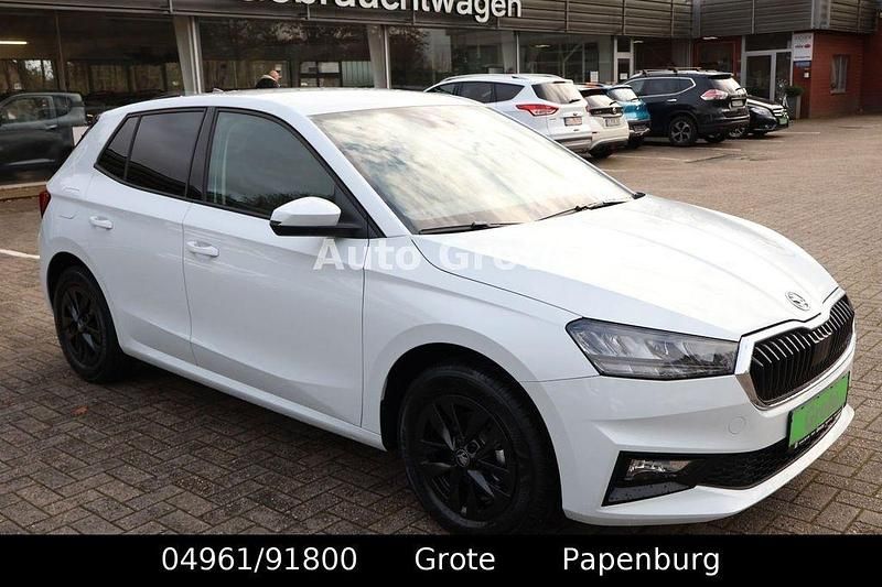 Neu Skoda Fabia Selection 80 PS (58 kW) 2025 Weiß Limousine