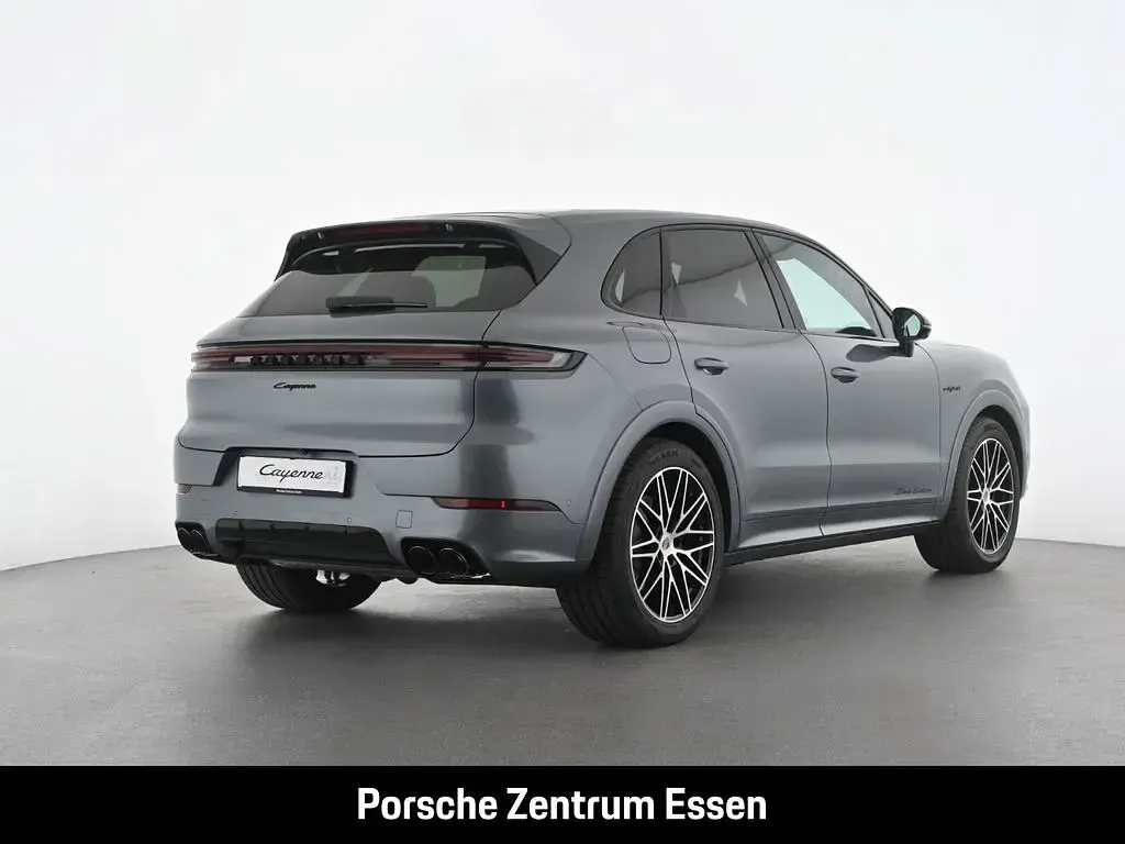 Neu Porsche Cayenne E-Hybrid Black Edition 470 PS (345 kW) 2026 Grau SUV